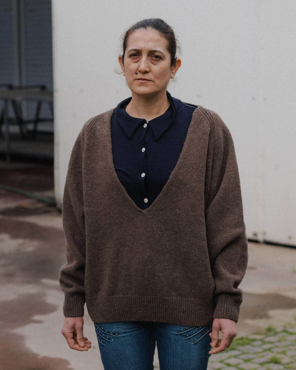 baserange-knitted-soar-v-neck-