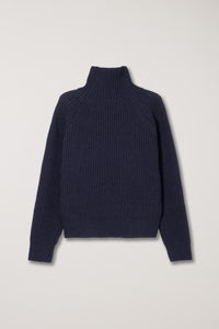 RIBBED TURTLENECK SWEATER