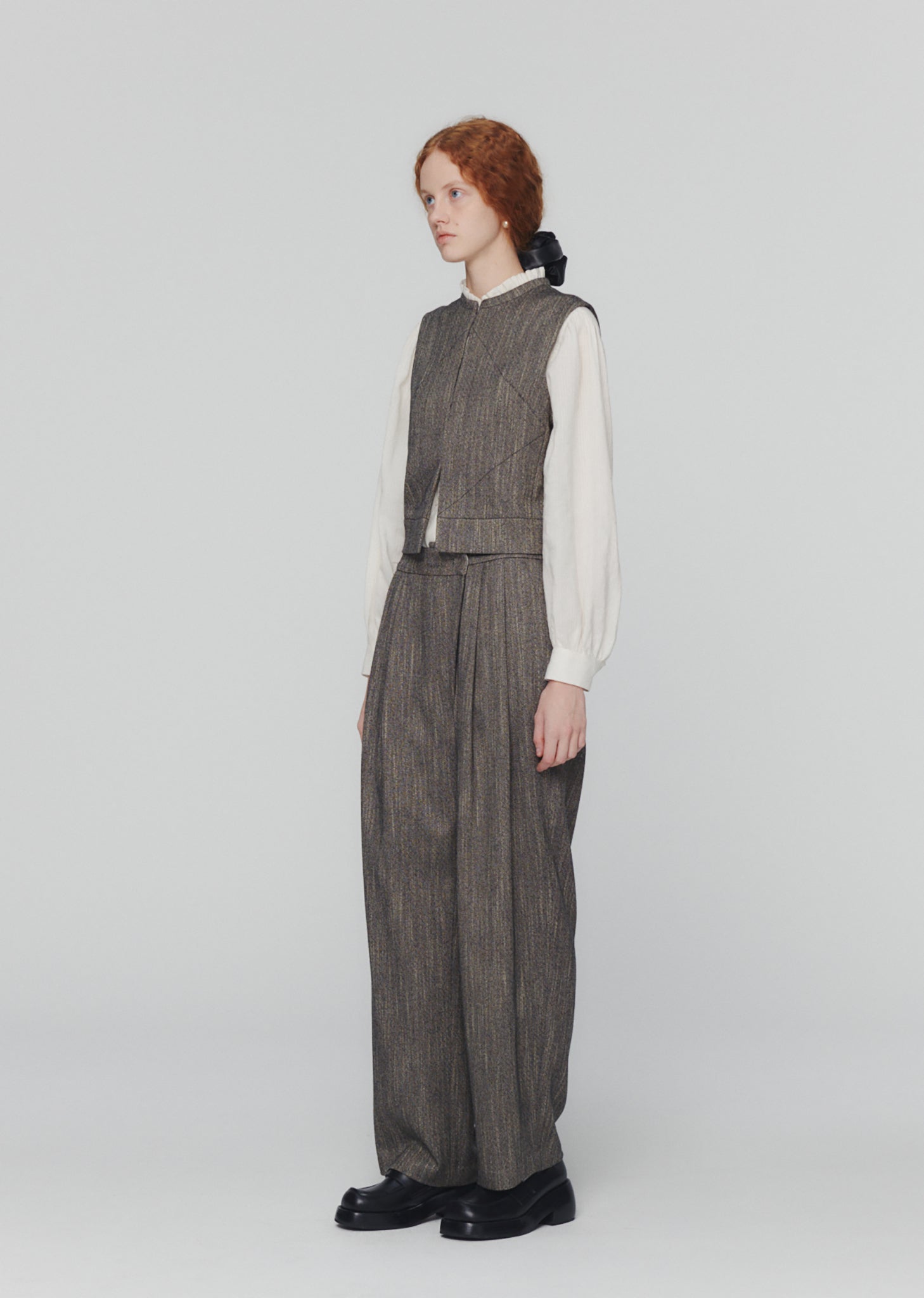 WOOL TWO TUCK WRAP PANTS