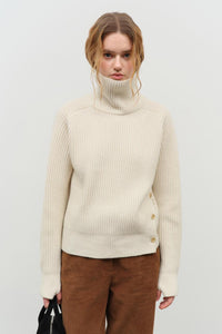 RIBBED TURTLENECK SWEATER