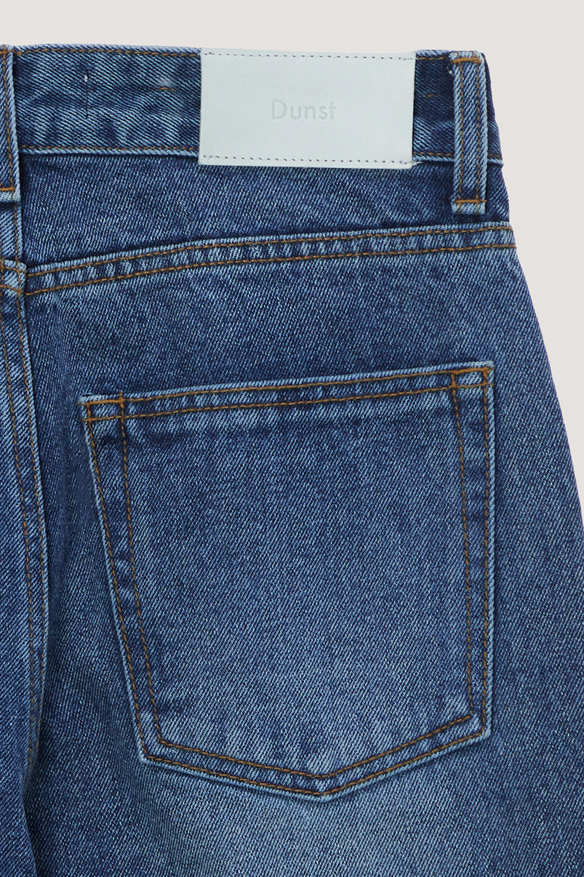 LINEAR STRAIGHT JEANS