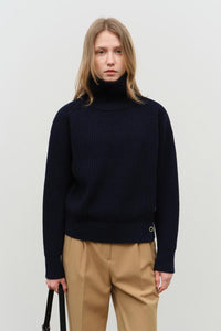 RIBBED TURTLENECK SWEATER