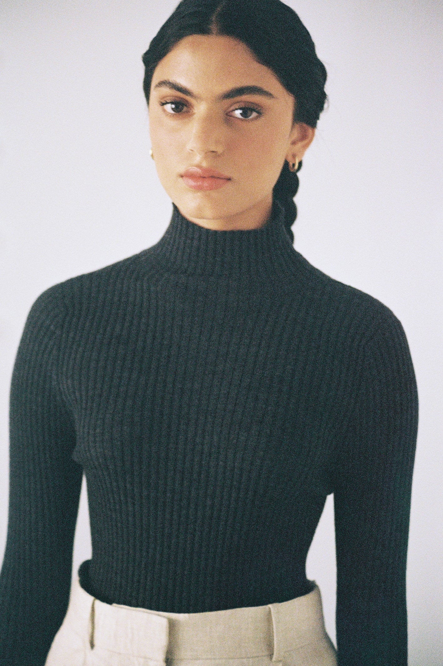 ESSENCE TURTLENECK