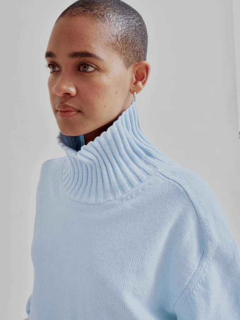 HIGHNECK SWEATER