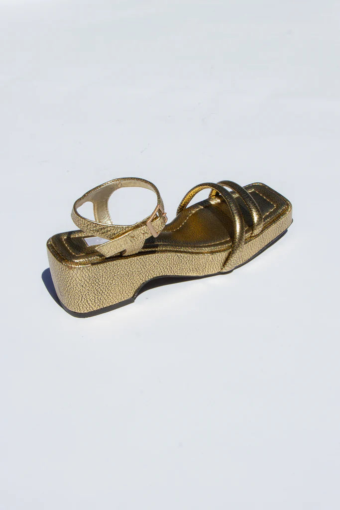 PUFFY PLATFORM SANDAL