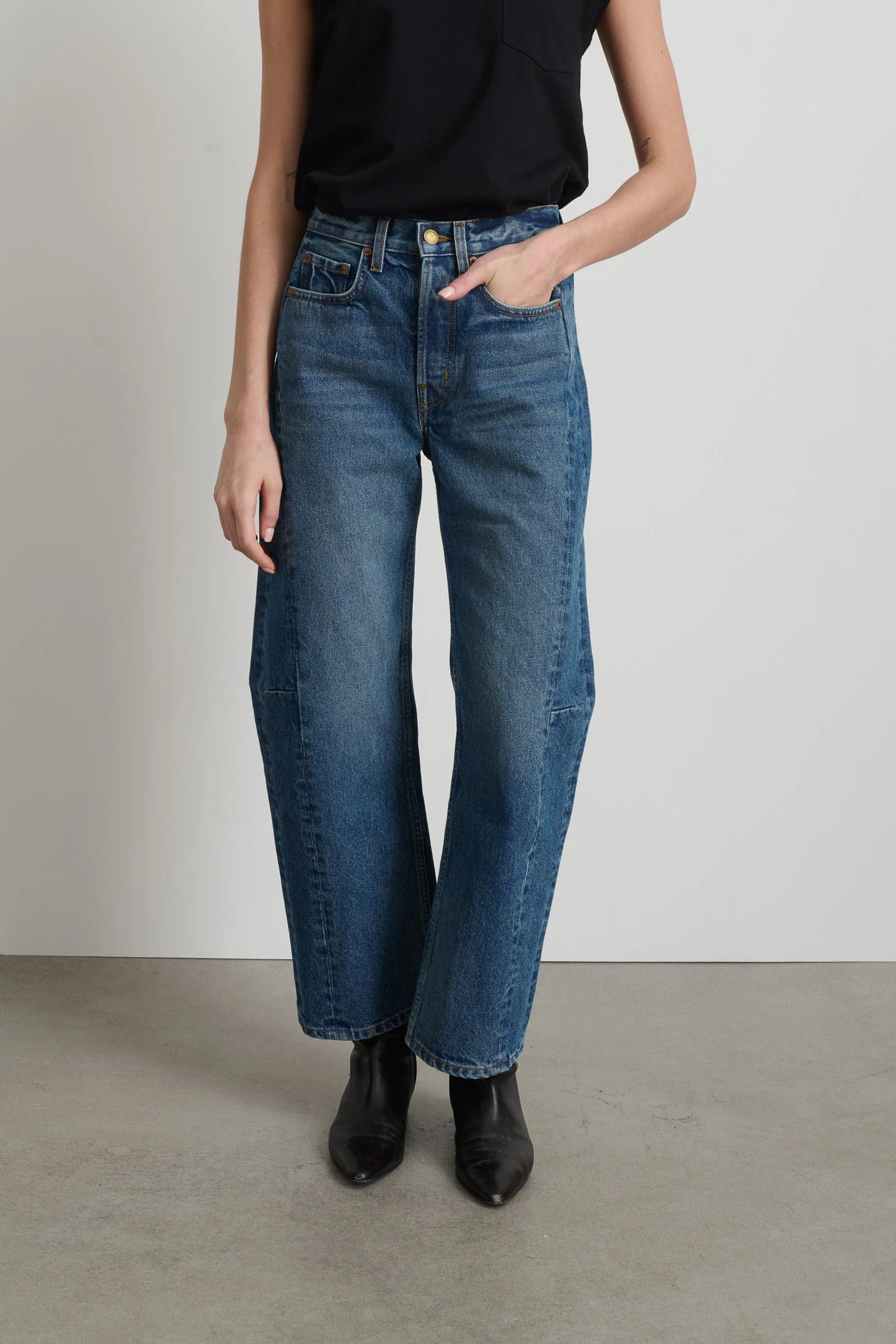 B SIDES SLIM LASSO JEAN