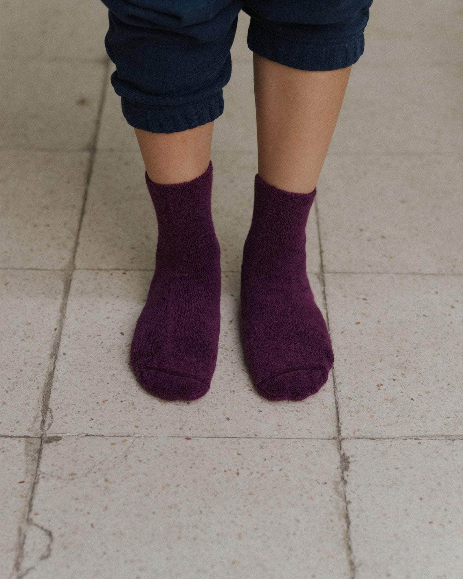 BUCKLE OVERANKLE SOCKS