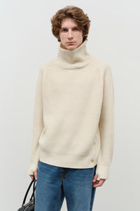 RIBBED TURTLENECK SWEATER