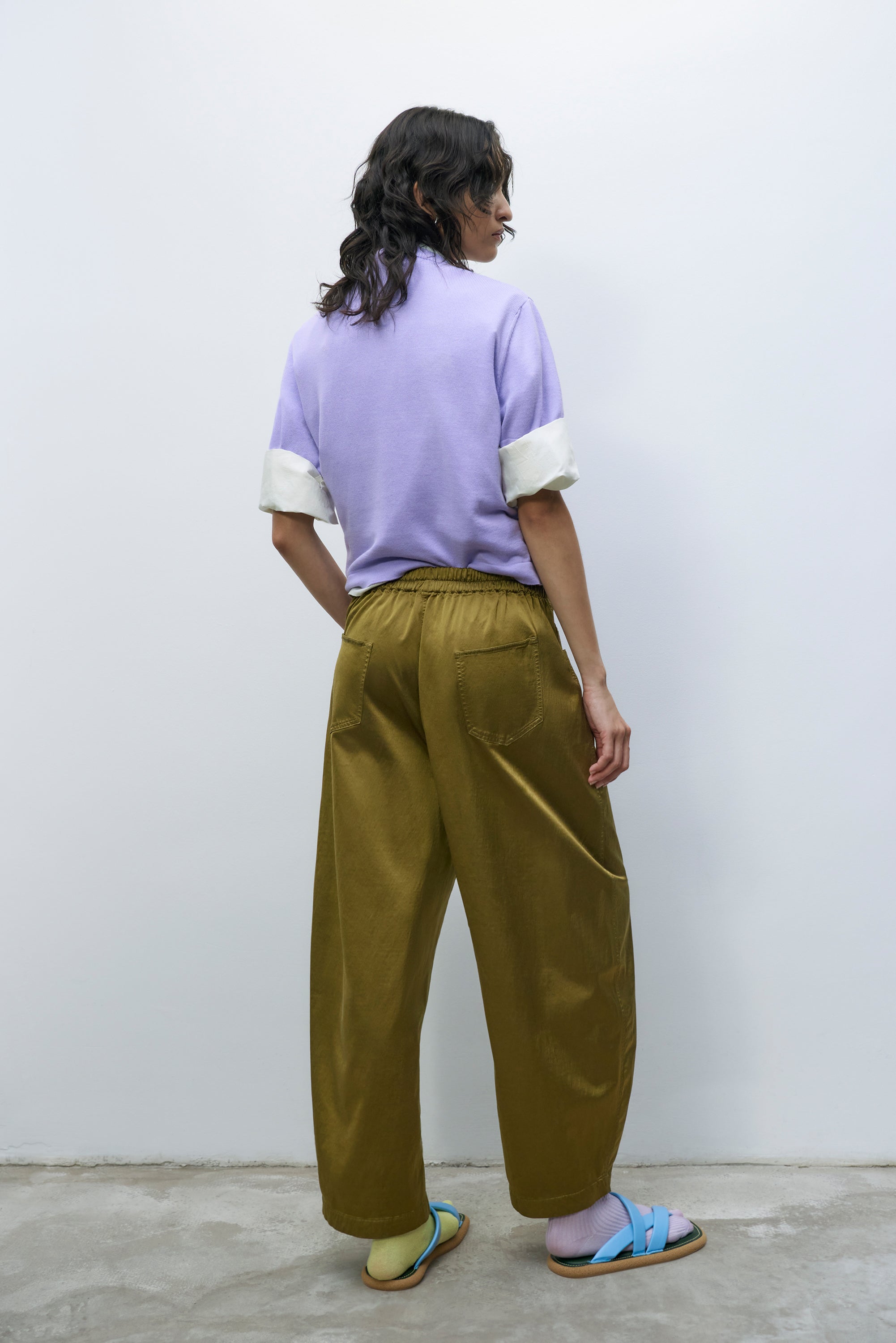 SATIN CURVED PANTS