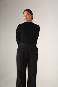 ESSENCE TURTLENECK