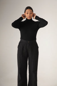 ESSENCE TURTLENECK