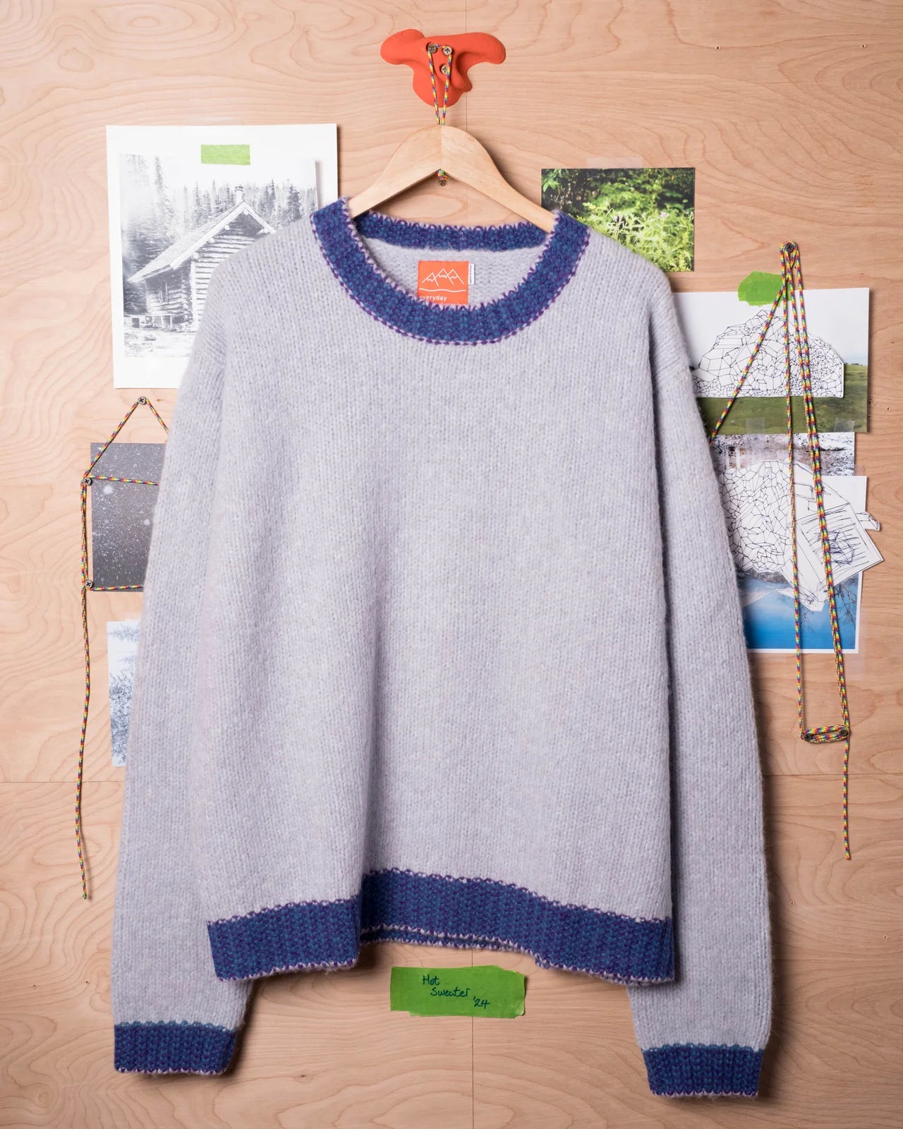 HUT SWEATER